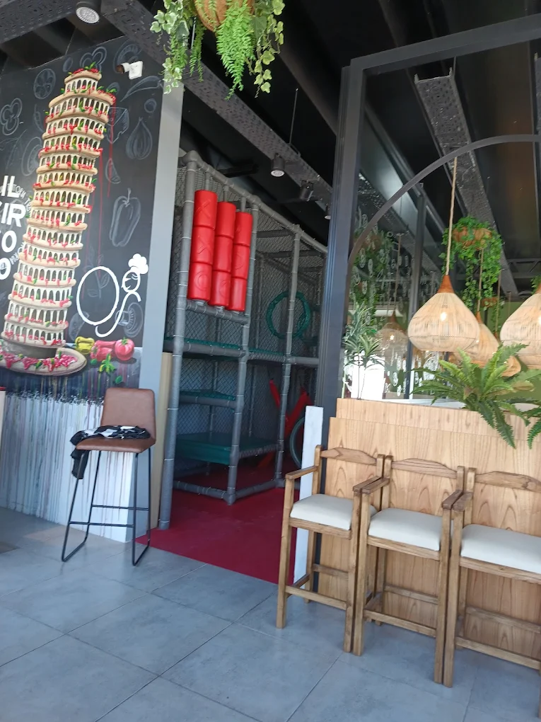 Los mejores restaurantes con juegos para niños cerca de Canning.